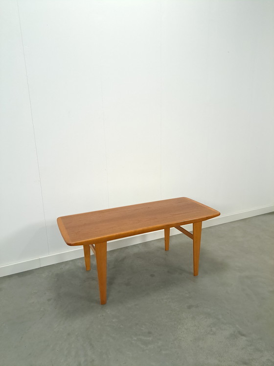 Image 1 of Table basse en placage de Suède Vintage