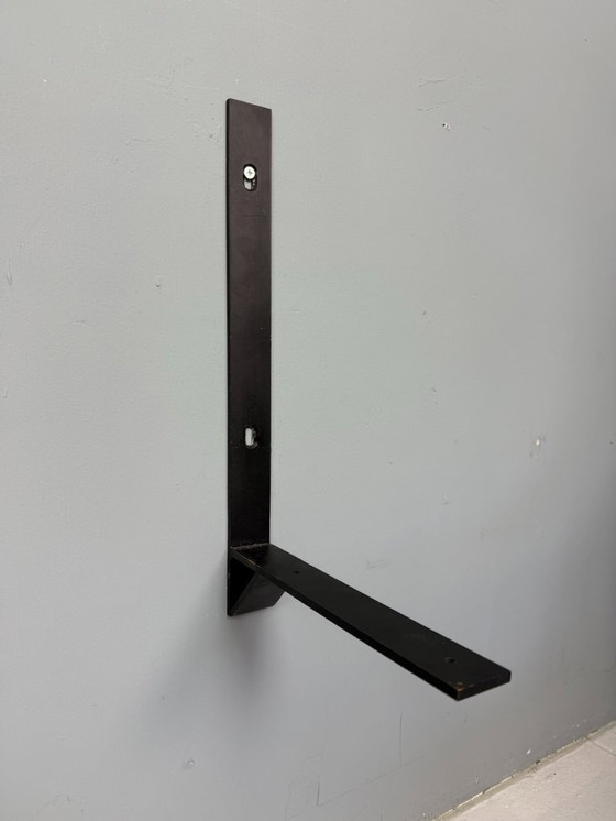 Image 1 of Florence Knoll für Knoll, Hängeschrank aus Walnussholz, Modell 123 W-1, 1947