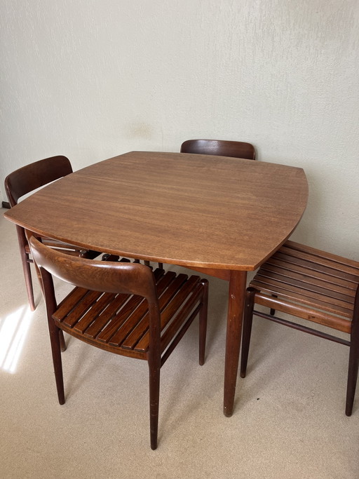Eettafelset met 4 stoelen