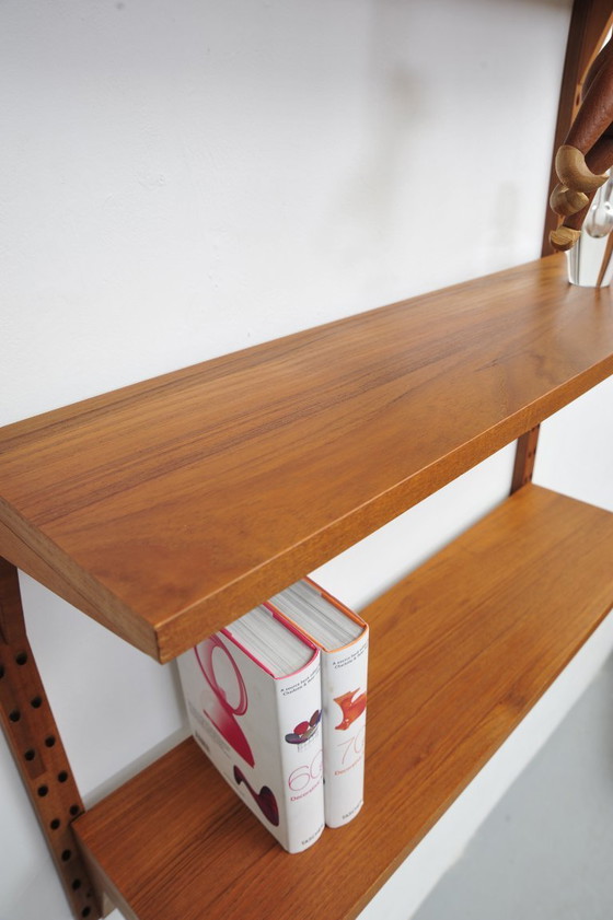 Image 1 of Étagère murale "Royal System" en teck de Poul Cadovius pour CADO (années 1950)