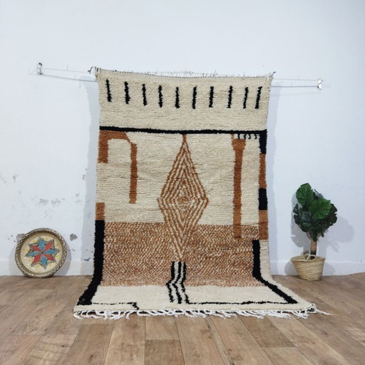 Alfombra bereber en tonos tierra: alfombra marroquí hecha a mano en cálidos tonos naturales (253 × 150 cm)