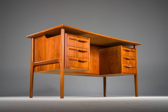 Image 1 of Scrivania Boomerang in teak danese di IMHA Mobelfabrik
