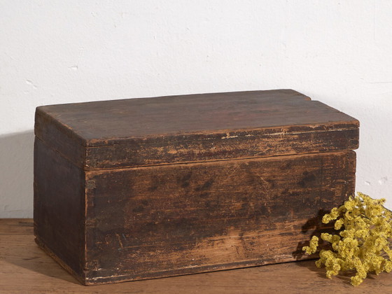 Pequeña caja antigua estilo wabi sabi (c.1900) #35 – Vitrinas (photo 2 of 40)