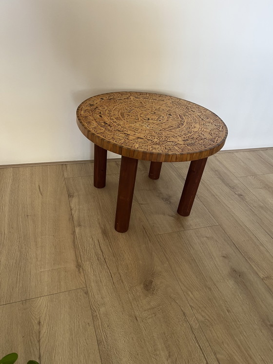 Image 1 of Vintage Mid-Century Salontafel – Handgemaakt Palissander met Azteekse Kalender (Jaren '60)