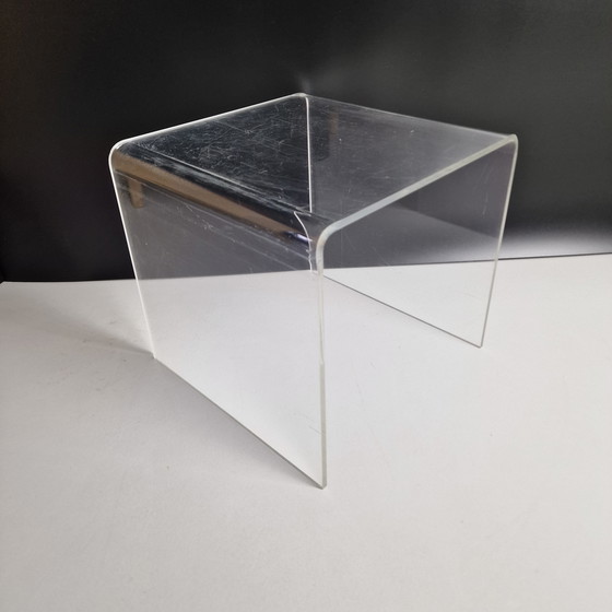 Image 1 of Vintage Plexiglas Side Table - Translucent Curved Acrylic Glass Table - Perspex, Transparent - Mid - Century, Space Age Table