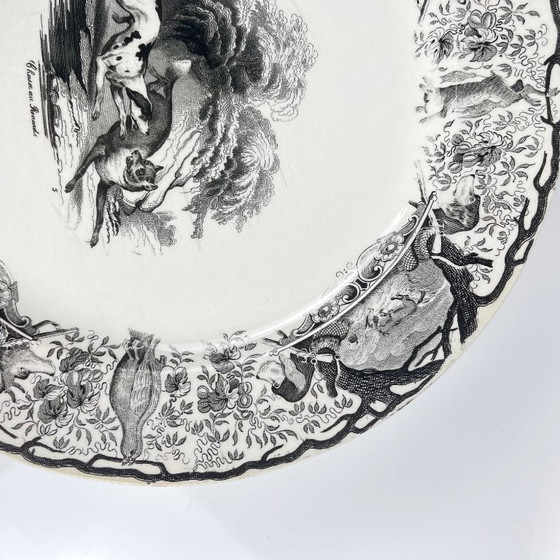 Image 1 of Trio antieke Sarreguemines U&C-borden, jachtscène, 1850 - 19e eeuw, zwart aardewerk, De hinde, Gems, Vos