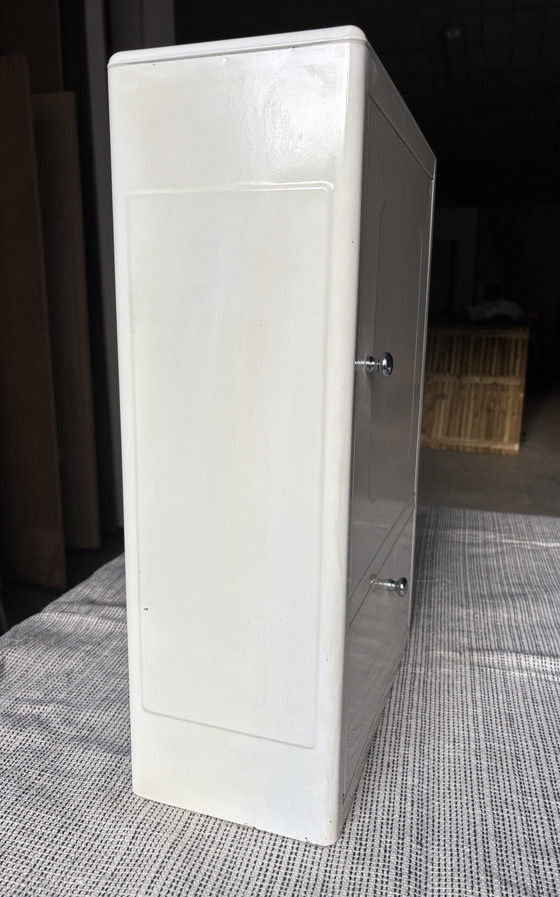 Image 1 of Armadietto dei medicinali in metallo vintage