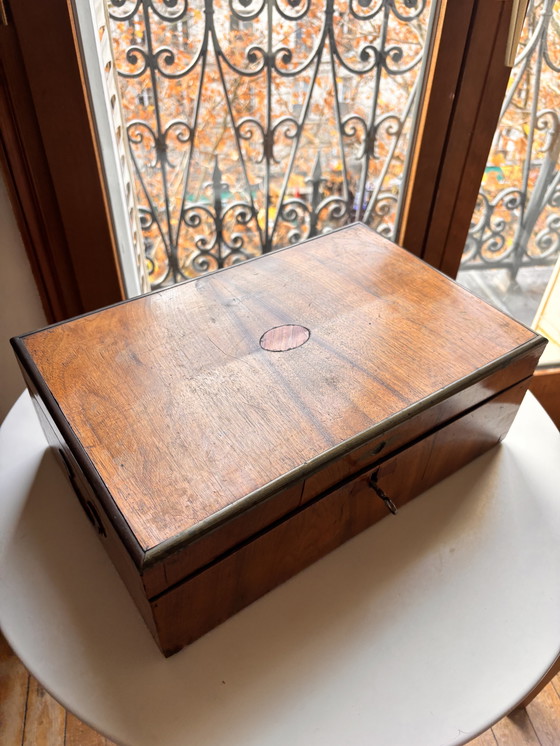 Image 1 of Große Holzkiste aus dem 19. Jahrhundert