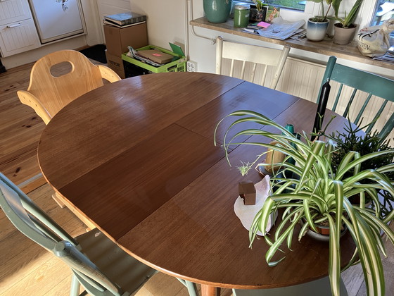 Image 1 of Bellissimo tavolo da pranzo rotondo pieghevole di metà secolo