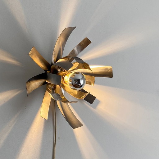 Applique a doppio fiore di Jocelyne Trocme per Oxar. 1970.