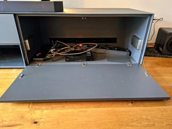 High-end TV stand made by a carpenter / 260cm / Grey & satin glass / Original price 3,800 euros – TV furniture (photo 6 of 8)