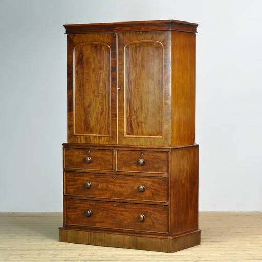Victoriaanse mahoniehouten kast, circa 1860