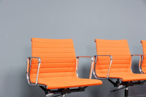 Image 1 of Silla de oficina Eames EA117