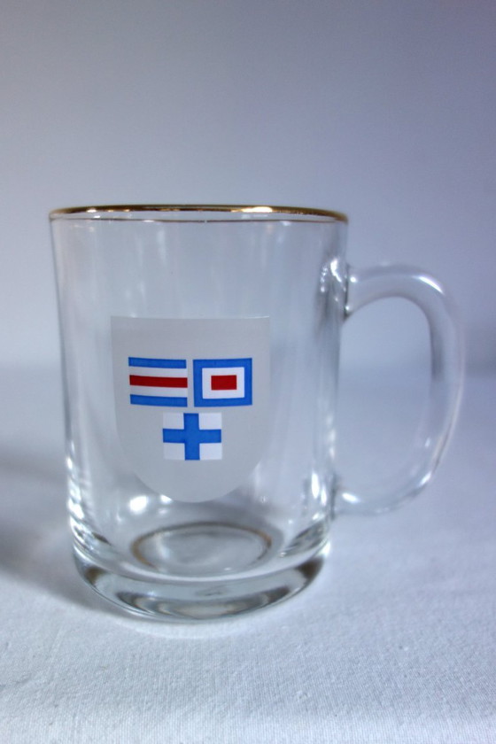 Image 1 of 6 vintage Mobil-vlag mokken