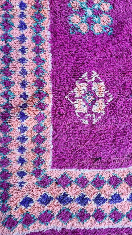 Image 1 of Vintage berber vloerkleed, marokaans tapijt paarse