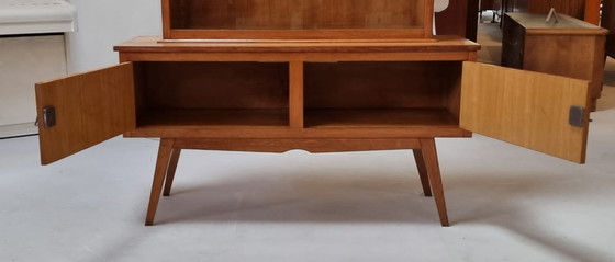 Image 1 of Vetrina di metà secolo