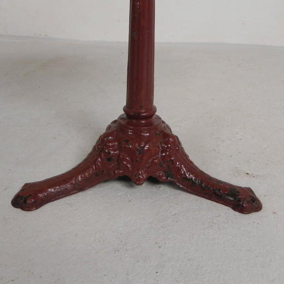Image 1 of Tavolo da bistrot con gambe in ghisa e piano in marmo, anni '20