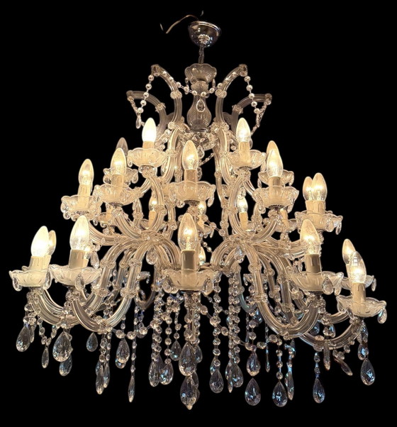 Image 1 of Bellissimo enorme lampadario di cristallo