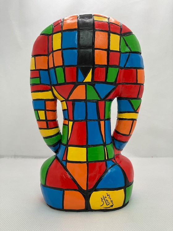 Image 1 of Figura abstracta de una niña. Hecha a mano por el artista.