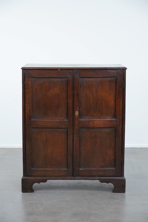 Antique English oak cabinet/chest of drawers from the early 19th century