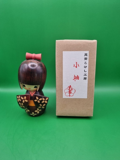 Graziosa Yukata de Hana Kokeshi di Kojo Tanaka