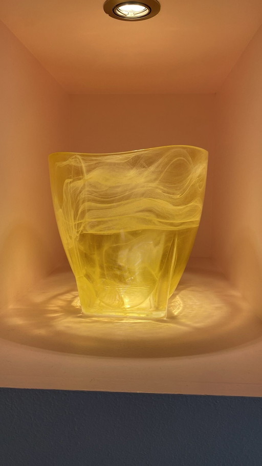 Vintage handgeblazen vaas met Swirl patroon