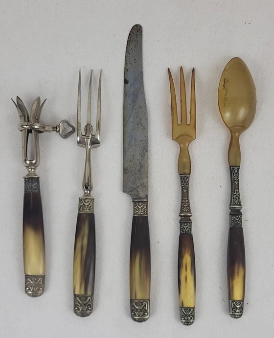 Art Deco serving cutlery with horn handle – Cutlery Sets, polished steel, Metal (photo 5 of 9)