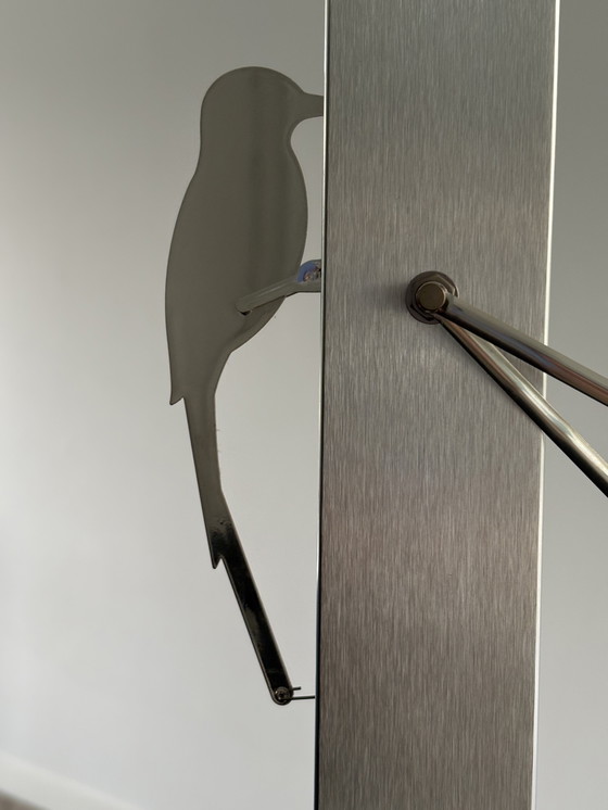 Image 1 of Reloj de diseño moderno Karlsson Woodpecker en acero inoxidable
