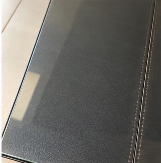 Mesa de centro de diseño Rolf Benz 100x100cm, cristal y cuero negro