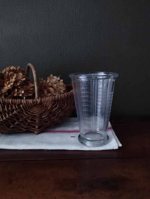 Mougin maatbeker van dik geperst glas
