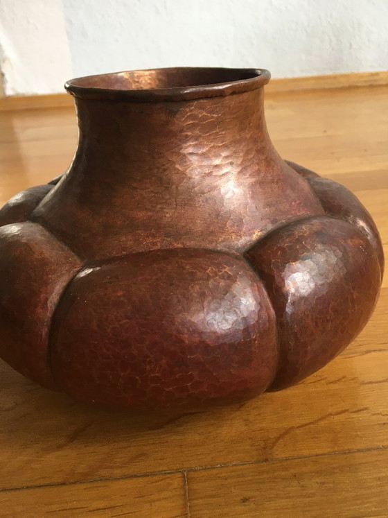 Image 1 of Jarrón hecho de cobre martillado