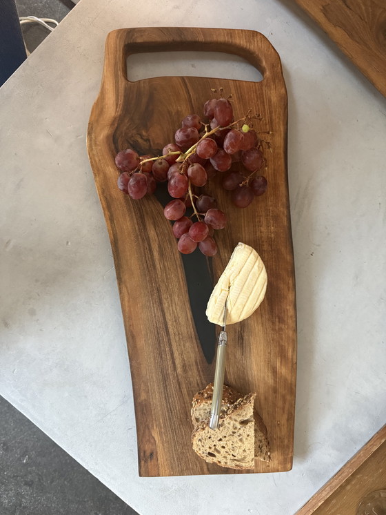 Image 1 of Tablas de bebidas de diseño hechas de madera maciza - hechas a mano