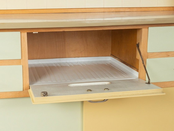 Image 1 of Charmant keukenkastje uit de jaren 50, vintage.