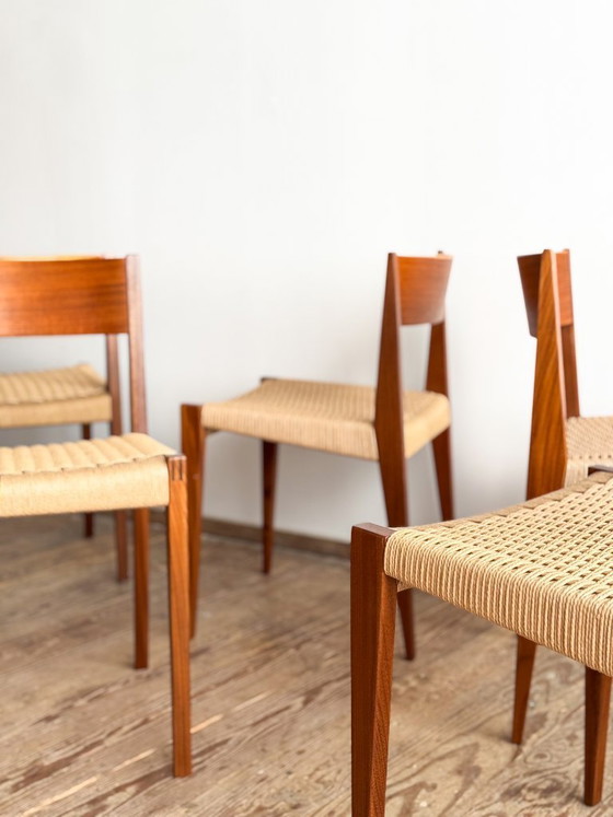 Image 1 of Set van 6 Teak Pia eetkamerstoelen van Poul Cadovius