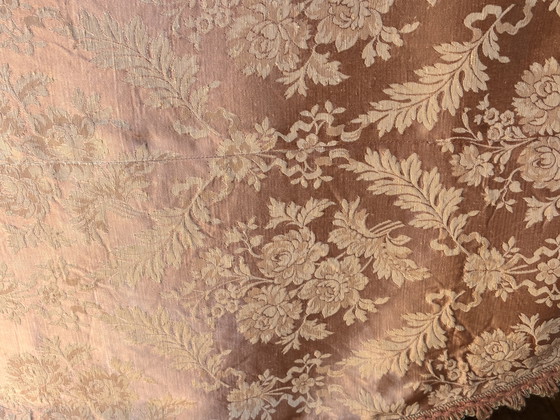 Image 1 of Tischdecke aus Seidendamast 19.