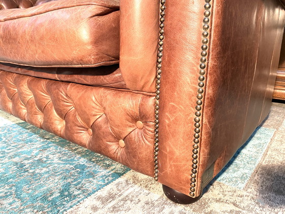 Image 1 of Robusto divano Chesterfield color cognac