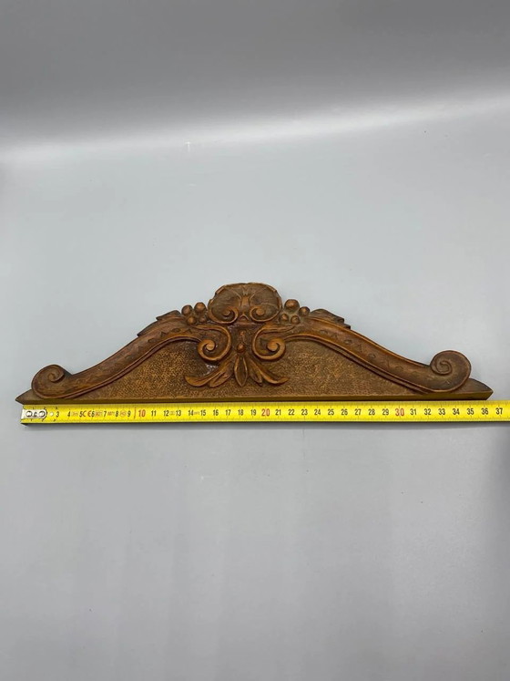 Fronton ancien en bois sculpté, décor rocaille en coquillages et volutes, ornement appliqué – Sculptures, Wood (photo 4 of 5)
