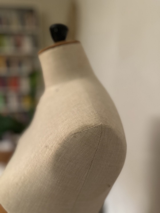 Image 1 of Manichino vintage Juvenia - taglia 42 - rivestimento in lino - base in metallo - design belga