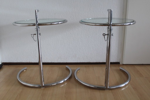 Deux tables d'appoint dites Eileen Gray