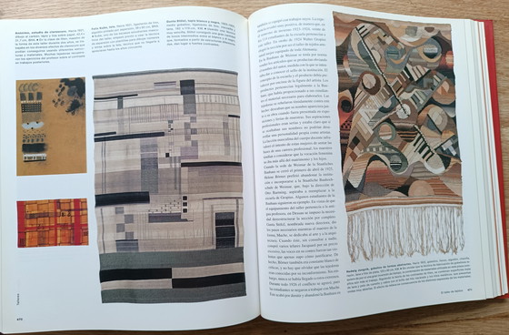 Image 1 of Bauhaus book, Spanish language 