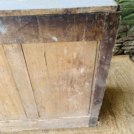 Image 1 of Dressoir / Ambachtelijk meubilair