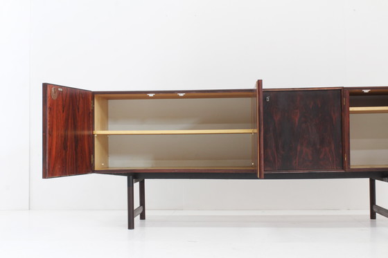 Image 1 of Buffet vintage en bois de rose du Mid Century