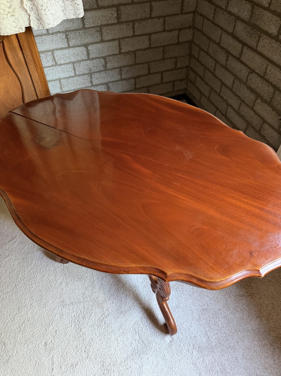 Image 1 of Spider head table