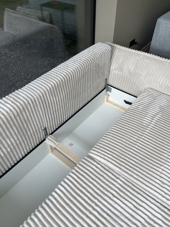 Image 1 of Canapé design à côtes de NIEUW avec fonction de fermeture et de marquage.