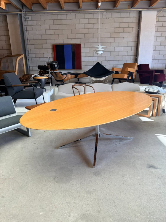 Scrivania ovale Florence Knoll, Florence Knoll – Tavoli da pranzo, Legno, Cromo (photo 6 of 17)