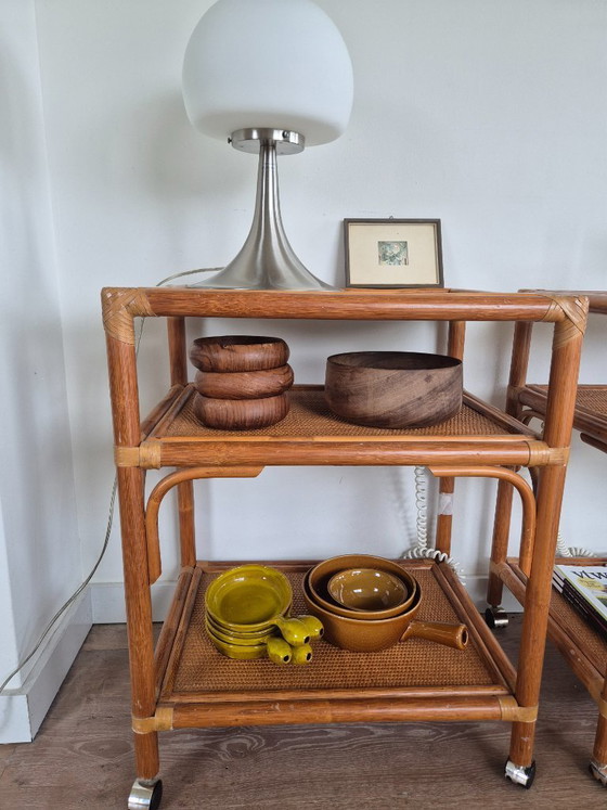 Image 1 of 2 scaffali/tavoli vintage in bambù/rattan