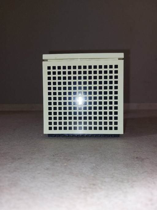 Cini&Nils 'grilled cube' table lamp