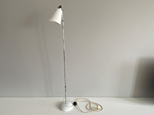Lampadaire original BTC England avec abat-jour en porcelaine blanche – vloerlampen, Aluminium (photo 2 of 10)
