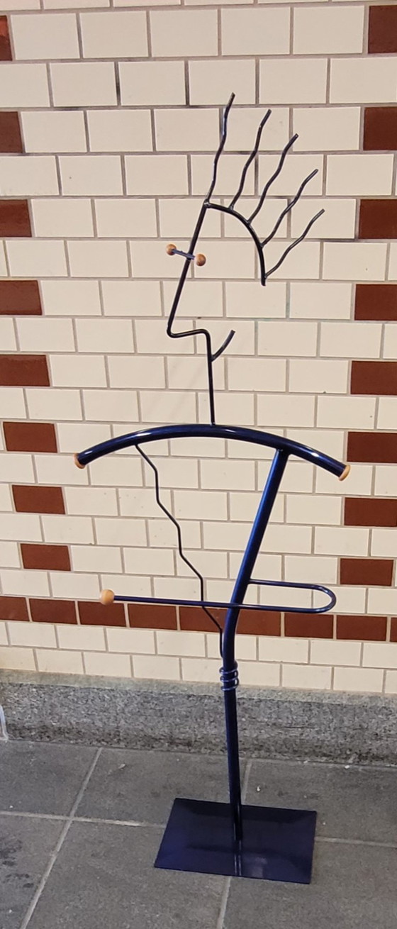 Vintage Memphis Design Valet Stand „Fido Dido“ (1980s/90s), Postmodern, Wardrobes, Metal, Blue (photo 5 of 7)