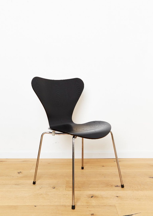Arne Jacobsen Stuhl 3107 per Fritz Hansen